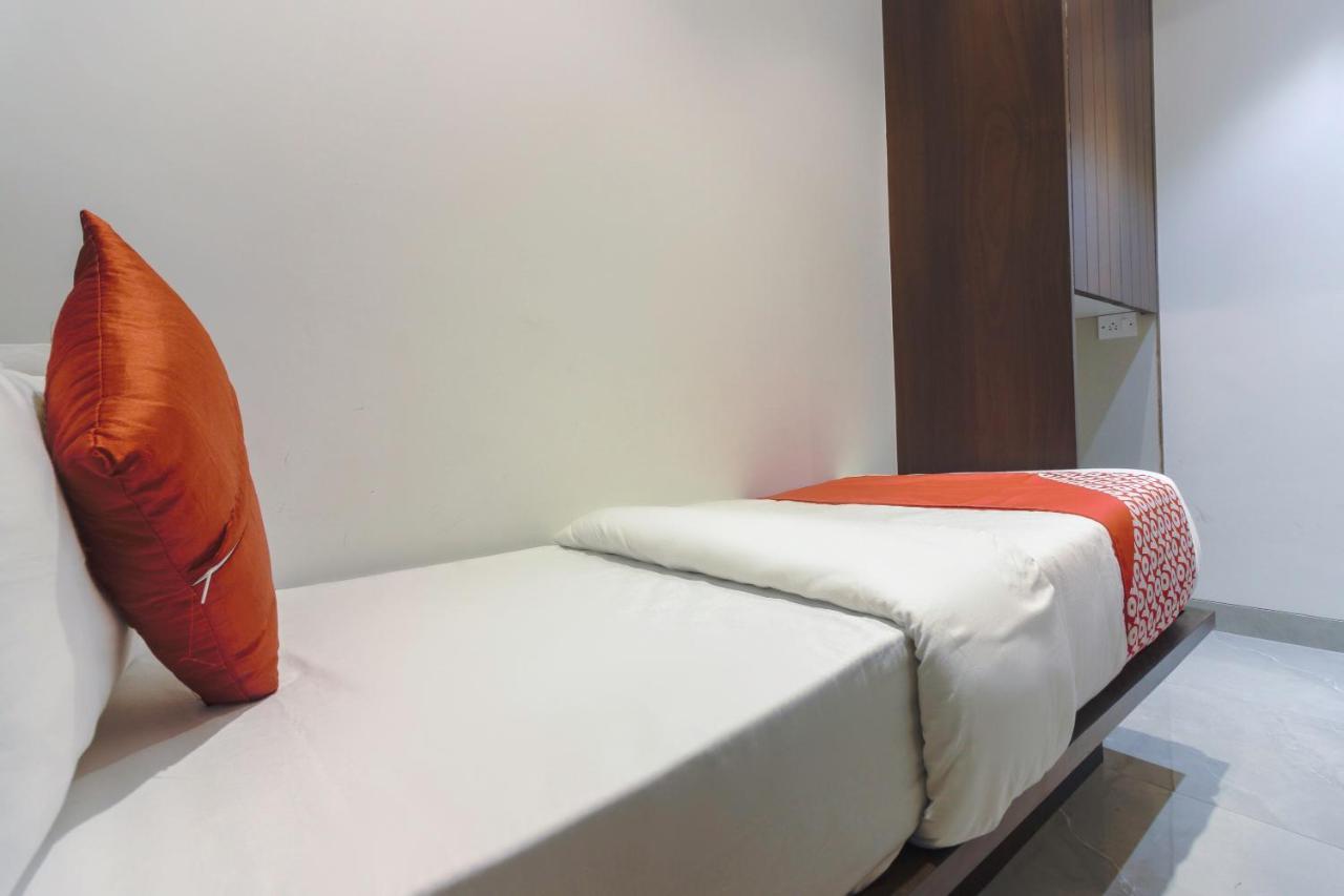 Hotel Flora Suites Mumbai Exterior photo