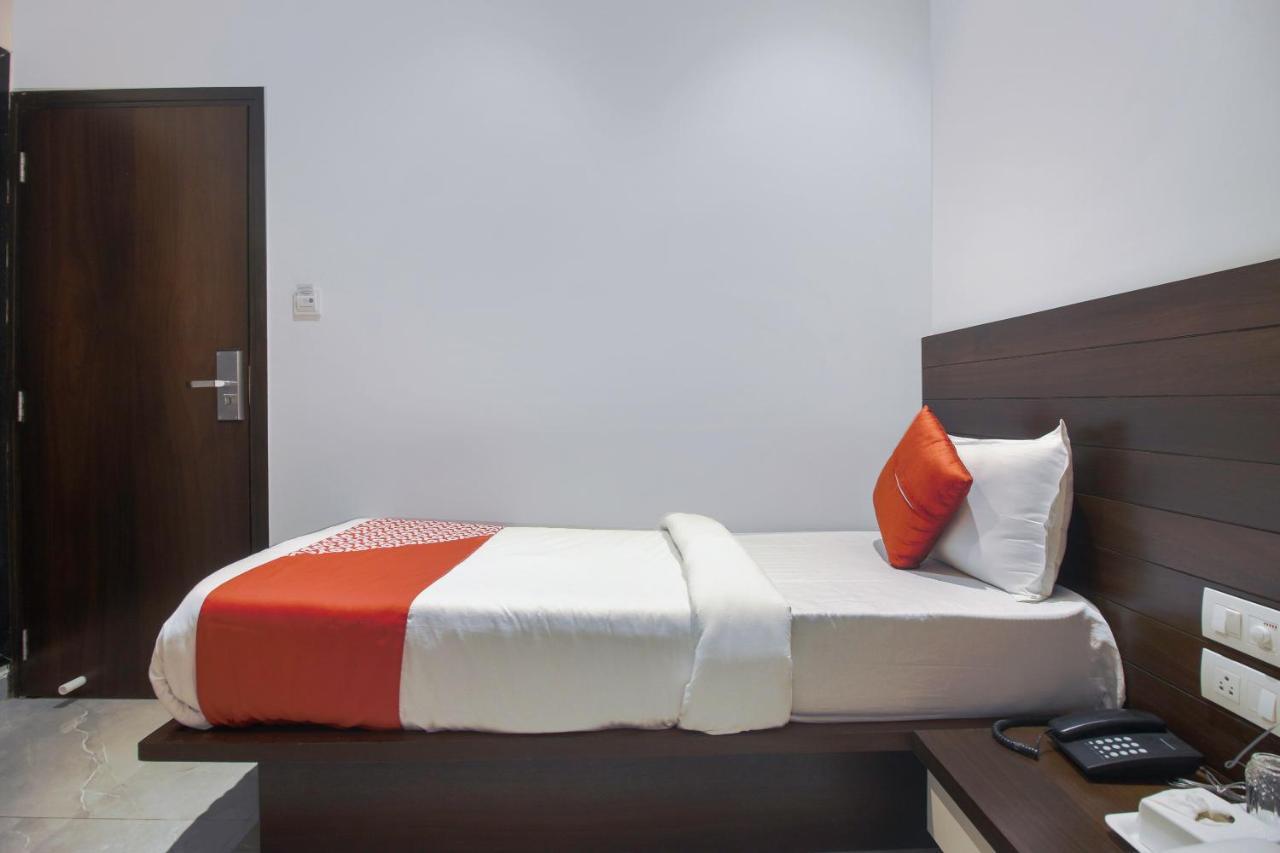 Hotel Flora Suites Mumbai Exterior photo