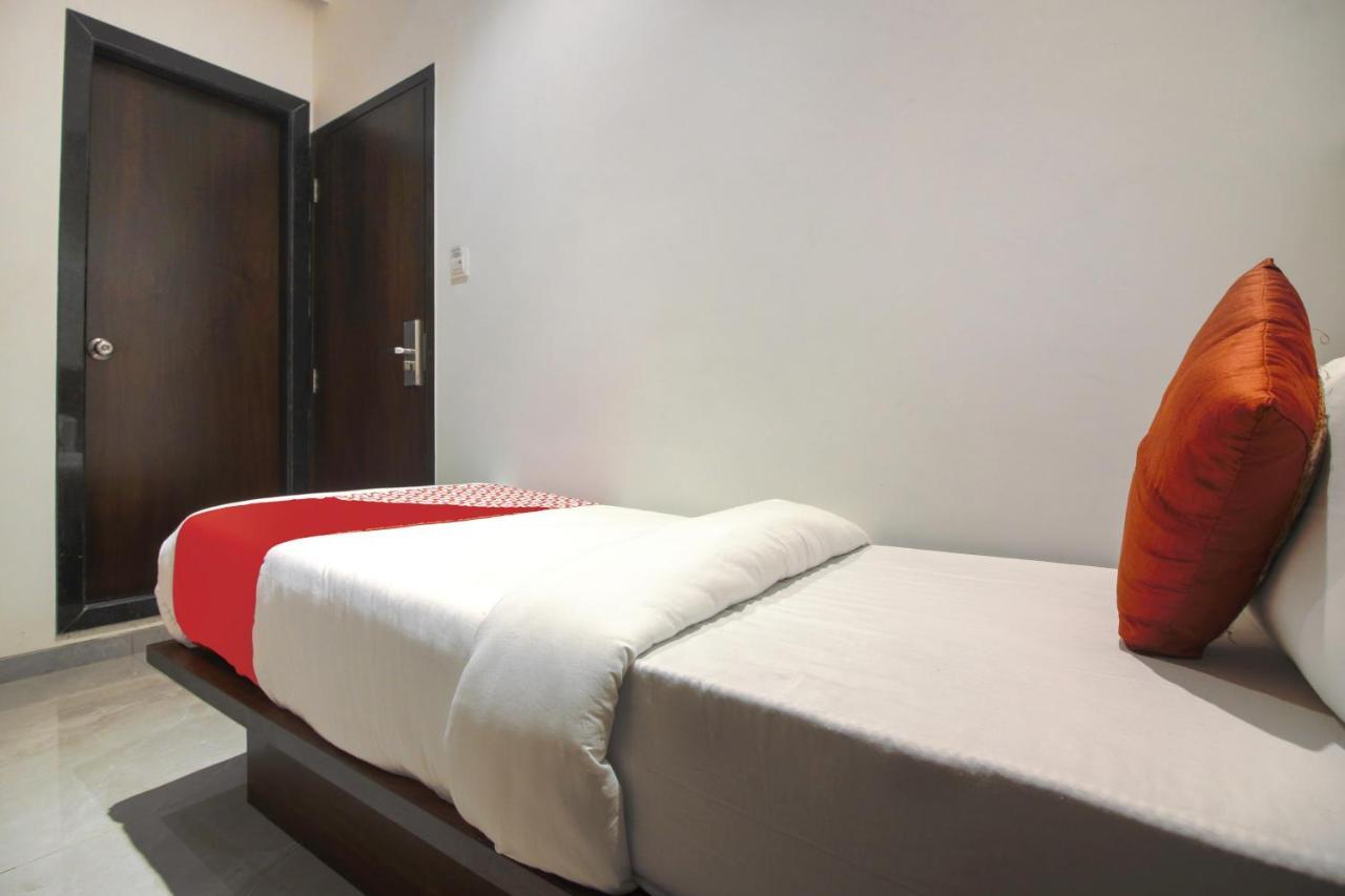Hotel Flora Suites Mumbai Exterior photo