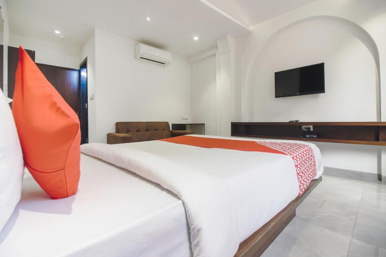 Hotel Flora Suites Mumbai Exterior photo