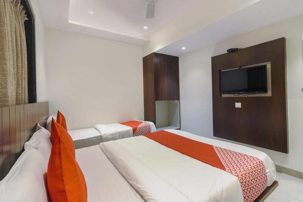 Hotel Flora Suites Mumbai Exterior photo