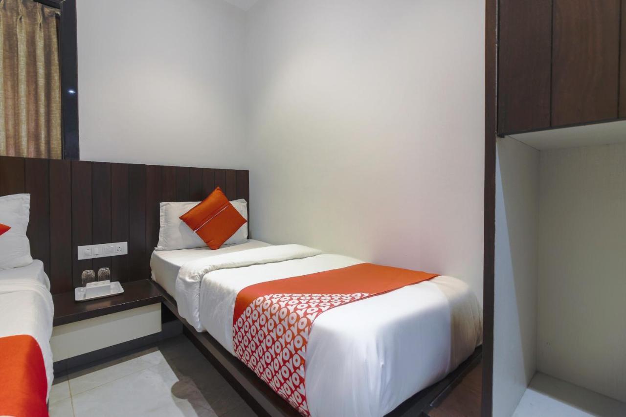 Hotel Flora Suites Mumbai Exterior photo